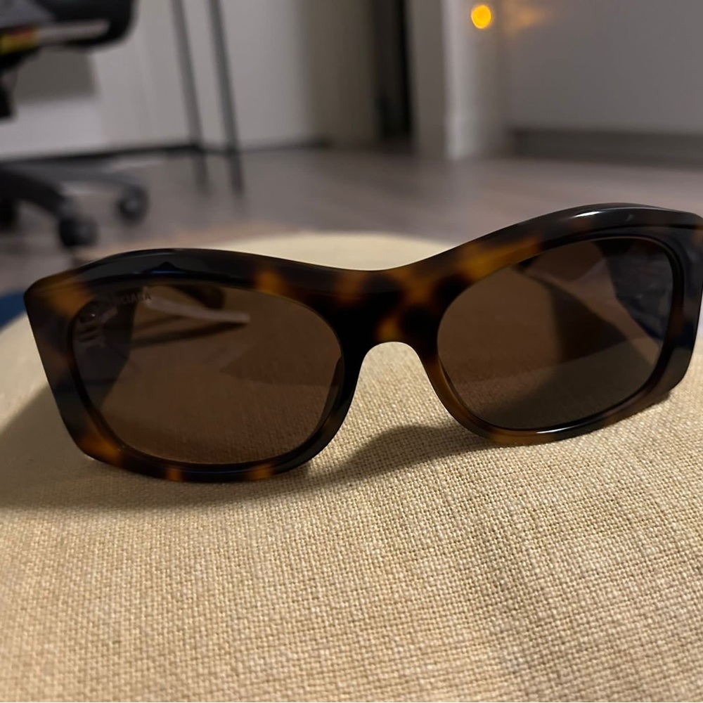 Balenciaga Sunglasses - Picture 1 of 8